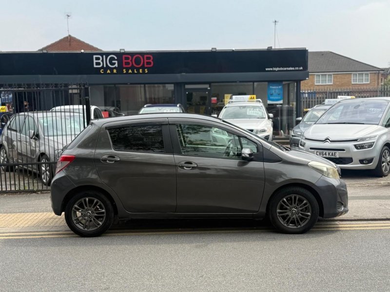 TOYOTA VITZ